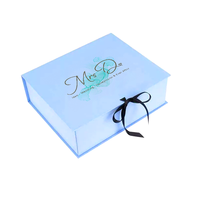 Caja de almacenamiento de fotos USB Vintage de lujo personalizada tapa dura en forma de libro blanco Cierre magnético UV laminado mate ahuecado en relieve