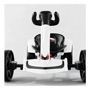 Auto de Juguete Multifuncional para Bebés con Control Remoto, Diseño con Alerón Grande Rojo, Construcción de Plástico Resistente, Motor de 6V4.5 - Product Image 2