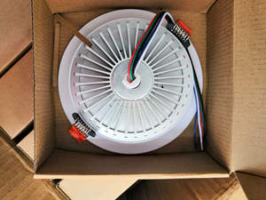 Downlight encastré intelligent en aluminium 24V RGBW 6000K blanc, spots LED de <span class=keywords><strong>plafond</strong></span> ronds, downlight LED 18W avec câble à 5 fils - Product Image 4