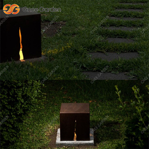 Venta al por mayor de lujo de energía solar artificial LED iluminación al aire libre en acero Corten para Villa patios y decoración de jardín - Product Image 2