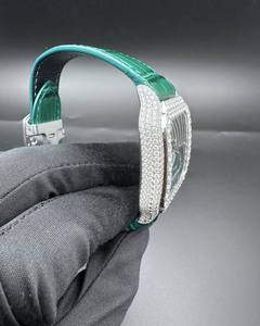 นาฬิกาข้อมือหรูหราประดับเพชรสำหรับผู้ชาย หน้าปัดทรงสี่เหลี่ยม สายหนังสีน้ำเงิน ตัวเรือนสีทอง - Product Image 2