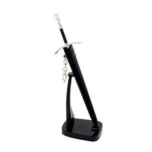 Drames de cinéma et de télévision <span class=keywords><strong>Le</strong></span> <span class=keywords><strong>Seigneur</strong></span> <span class=keywords><strong>des</strong></span> <span class=keywords><strong>Anneaux</strong></span> Assistant Gandalf Glamdring Épée Mini Arme 22cm 76g Porte-clés en métal - Product Image 1