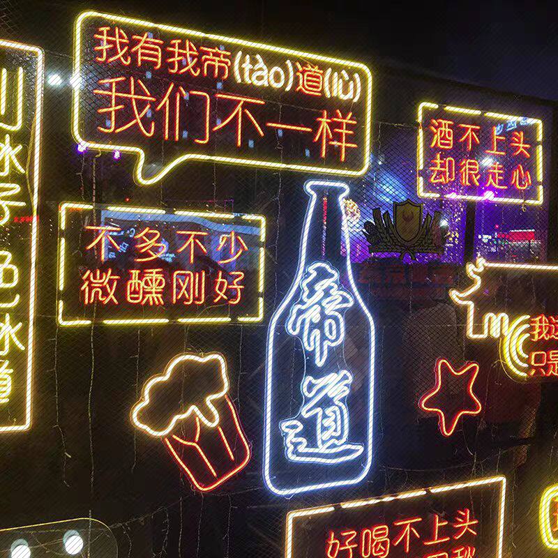 Customizable-contact customer service