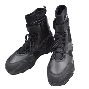 Casque de sauvetage aquatique Yasyan rouge, réglable, pour le sauvetage en eaux vives - Product Image 2