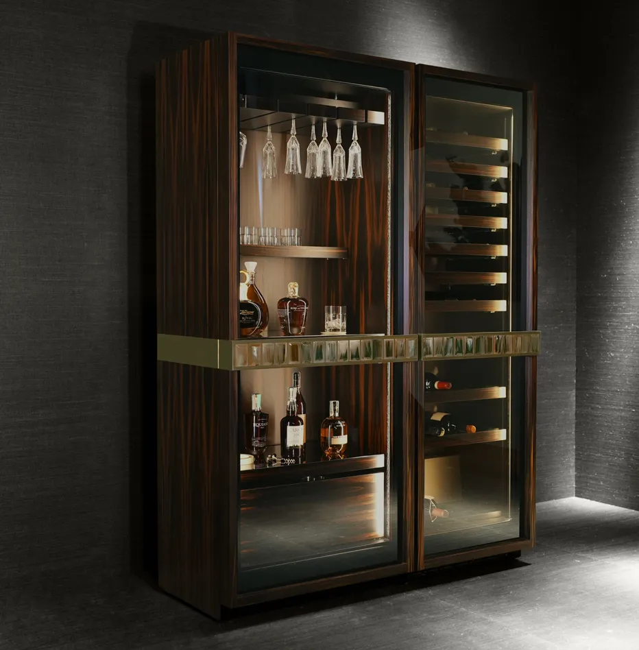 Armário de vinho de madeira maciça personalizado para sala de jantar e restaurante, designer de luxo com luz de villa para sala de estar