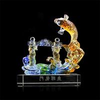 Liuli cristal sculpté cadeau d'affaires Feng Shui Sculpture de poisson carpe sautant par-dessus Dragon Gate verre matériel