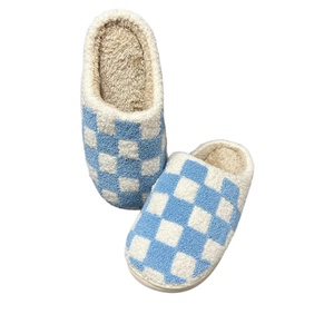Pantuflas de Felpa Cálidas para Interiores con Diseño a Cuadros Azules, Zapatillas de <span class=keywords><strong>Casa</strong></span> de Forro Polar Cómodas, Unisex para Adultos, Suela Suave - Product Image 4
