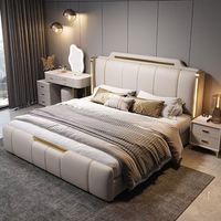 Neues italienisches Luxus-Doppelbett (1,8 m) mit weicher Polsterung, Hochzeitsbett, schlichtes modernes Design für das Hauptschlafzimmer, gepolsterte Betten