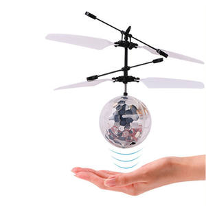 بيع بالجملة شعبية ضوء ملون معلق كرة بلورية استقرائية الكرة الطائرة التحكم عن بعد لعبة مضيئة للأطفال هدية العروض الترويجية - Product Image 5