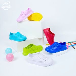 AP5815 Pantoufles légères et confortables en EVA de haute qualité pour enfants, imperméables, antidérapantes, pour hommes et femmes, pour la maison, la salle de bain, l'extérieur, printemps, été - Product Image 1