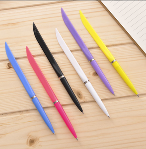 Bolígrafo de Plástico Económico al por Mayor con Cuchillo de Desempaquetado Tipo Espada, Personalizable para Papelería Estudiantil y de Oficina - Product Image 3