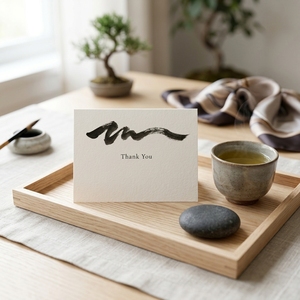 Tarjetas de Agradecimiento con Pincel de Tinta Japonesa, Diseño Zen Minimalista Wabi-Sabi, Logotipo Personalizado al por Mayor, Empaque para Spa y Bienestar, OEM ODM - Product Image 3