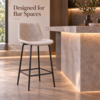 Tabouret de bar moderne en tissu beige crème rembourré avec dossier haut et pieds en métal noir robustes pour comptoir de cuisine