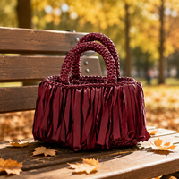 Sacs tissés au crochet faits à la main par des designers 2026 |   Pochette en fil de t-shirt doux pour les soirées et le quotidien |   Cadeau artisanal de luxe pour femmes