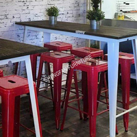 Chaises de bar blanches personnalisées en gros Tabouret de bar en métal Tolix Tabourets en métal empilables pour le dîner au restaurant à vendre