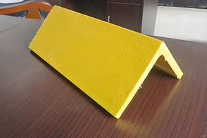 ผลิตภัณฑ์มุม FRP แบบพัลทรูชั่นของวินเนอร์ เทคโนโลยี - สำหรับใช้งานในอุตสาหกรรม ป้องกันไฟและป้องกันการกัดกร่อน ผิวเรียบ/ผิวหยาบ บริการตัดตามสั่ง - Product Image 2