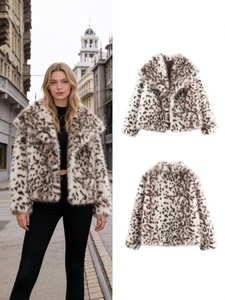 Cappotto in Ecopelliccia Premium con Motivo Leopardo delle Nevi, Giacca Invernale Calda <span class=keywords><strong>e</strong></span> Lussuosa per Donna, Oversize con Stampa Animalier, Top in <span class=keywords><strong>Pelliccia</strong></span> Ecologica - Product Image 1