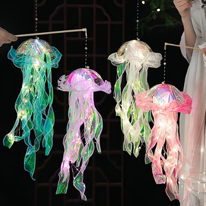 Lampada a Forma di Medusa LED Decorazione Luminosa Sospesa per Feste a Tema Marino Lanterna Fai-da-Te Ornamenti Lampada Notturna per Camera Festa di Compleanno - Product Image 1