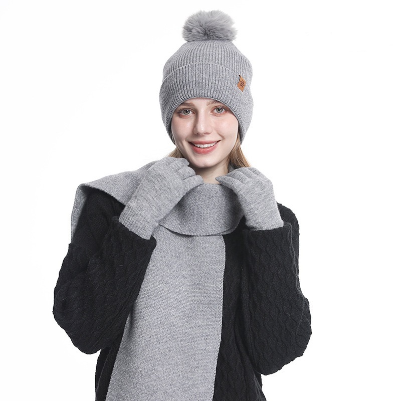 3pcs/set Winter Beanie Hat Scarf Touchscreen Gloves Set for  display picture 2