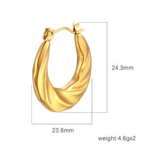 Pendientes de aro retorcidos Vintage para mujer, aretes de círculo grueso geométrico de acero inoxidable chapado en oro - Product Image 3