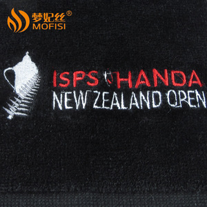 Serviette de golf Ips Handa New Zealand Open 40x60cm noire avec mousqueton et logo personnalisé - Product Image 3