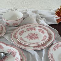 Service de vaisselle rétro en céramique à motif floral rose vintage européen avec design en forme de fleur pour événement de mariage