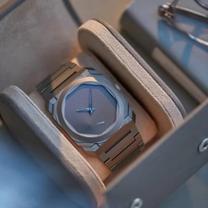 Reloj CILOA gris en espiral para hombre, personalizable, moderno, estilo masculino, regalo de lujo ligero, reloj de cuarzo - Product Image 3