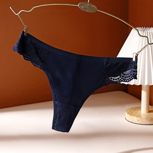 Tanga de punto acanalado azul marino para mujer con borde de encaje, tiro bajo, sexy, de algodón elástico suave, con entrepierna de algodón, venta al por mayor - Product Image 4