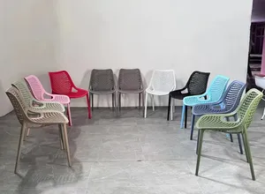 Silla de Barra Metálica Contemporánea con Diseño Chic de Plástico - Product Image 2