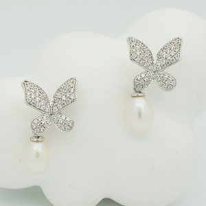 Elegantes Pendientes con Motivo de Mariposa en Oro Sólido de 9K/14K/18K con Perla de Agua Dulce para Joyería de Boda ROMANTICA - Product Image 4