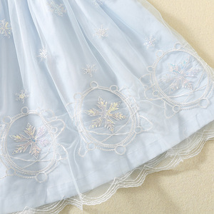 Sommerliches Mädchenkleid in Blau mit Smok-Verzierung, Prinzessinnenkleid mit Schneemann-Stickerei, Tüllstoff, Baumwollmaterial - Kinder-Weihnachtskostüm - Product Image 5