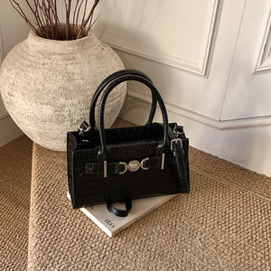 Bolso de Mano Elegante para Dama. Hecho de material PU de alta calidad. Diseñado por un diseñador único.2921 - Product Image 2