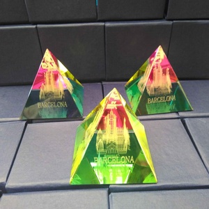 Gravure Laser 3d <span class=keywords><strong>Photo</strong></span> K9, prisme pyramide en cristal, prismes en <span class=keywords><strong>verre</strong></span> optique, presse-papier pour <span class=keywords><strong>d</strong></span>écoration de bureau, vente en gros - Product Image 6