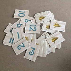 Cartes à jouer personnalisées avec impression de logo publicitaire promotionnel dans une boîte en papier - Product Image 1
