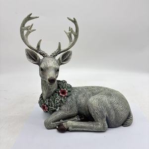 Scultura in Resina a Forma di Testa di Cervo con Base Assortita, Decorazione Artistica per Hotel e Parchi, Artigianato Personalizzato a Forma di Cervo, Statuette in Resina per la Casa - Product Image 3