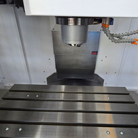 Centre d'usinage vertical CNC VMC855 de qualité supérieure pour l'usinage de pièces de fonderie automobile