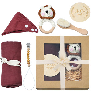 Vente en gros de poupées au <span class=keywords><strong>crochet</strong></span> Ensemble cloche en bois pour bébé boîte-cadeau de <span class=keywords><strong>naissance</strong></span> chaîne de sucette boîte-cadeau du premier mois de <span class=keywords><strong>naissance</strong></span> pour bébé - Product Image 6