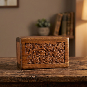 Urna de Madera Hecha a Mano con Tallado Floral, Acabado en Madera Natural para Guardar Cenizas de Cremación de Adultos, Diseños Personalizables - Product Image 2