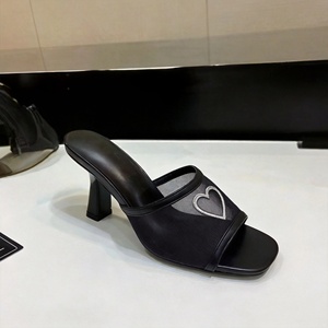 Sandalias elegantes de nuevo estilo 2026, sandalias plisadas de una sola tira, zapatos de tacón alto, pantuflas de moda con tacón grueso. - Product Image 3