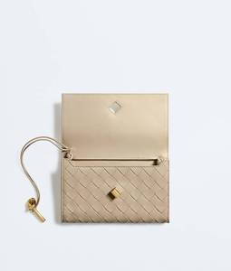 Bolso Bottega BV Andiamo con Cadena, en cuero nappa Intrecciato, con cierre de nudo distintivo y cadena metálica Veneta - Product Image 3