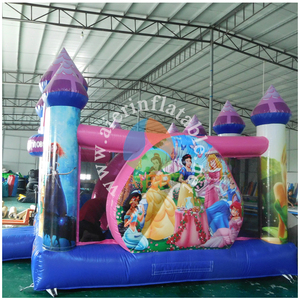 Château Gonflable Princesse avec Impression de Personnages et Tours Roses pour Fêtes d'Enfants, Événements et Location Commerciale – Équipement de Jeu - Product Image 3