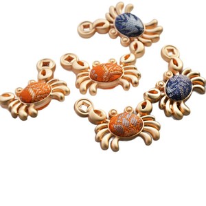 Pendentif crabe en brocart Song de style chinois fait main, en alliage de zinc, double face, orange et bleu, bijou à thème animalier, cadeau - Product Image 5