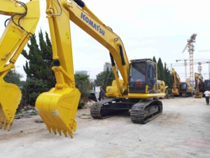 รถขุดตีนตะขาบ Komatsu PC200 ซีรีส์มือสองคุณภาพสูงสำหรับงานหนัก ขาย - Product Image 6
