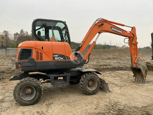 Excavadoras de Ruedas Pequeñas de Segunda Mano DOOSAN DX55W Hyundai 60W Doosan DX60W Excavadora de Ruedas Usada de 6 Toneladas - Product Image 2