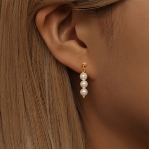 Boucles d'oreilles clous miniatures en argent S925 plaqué or, simples et élégantes, avec perles, cristaux de zircon, fleurs et poissons mignons - Product Image 4