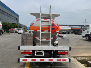 Camion-citerne mobile Dongfeng 4x2 de 3000 litres (3 m³) en alliage d'aluminium léger avec distributeur de carburant - Product Image 5