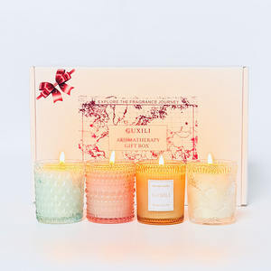 Una caja de regalo que contiene cuatro velas perfumadas, con fragancia adecuada para reuniones familiares, se puede personalizar - Product Image 1