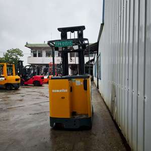 Chariot élévateur électrique Komatsu 1,5 tonne pour allées étroites, avec chargeur électronique et accessoires, garantie 2 ans - Product Image 3