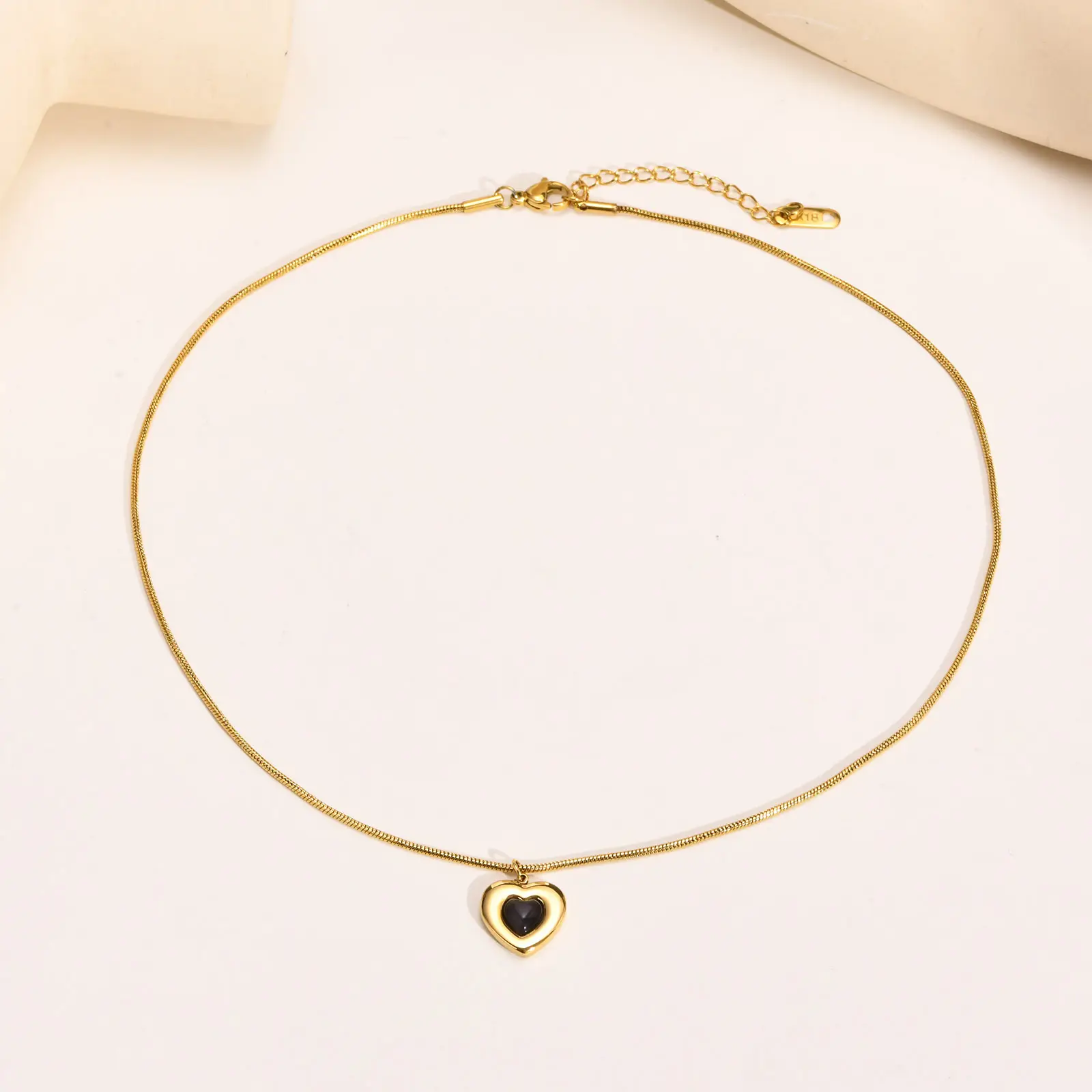 Fashion Jewelry 18K Gold Plated Stainless Steel Heart Black Pendant Choker Necklace For Women NC-1225