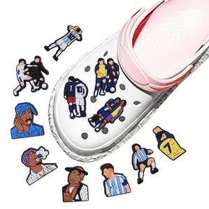 2023 yeni futbol takımı PVC yumuşak kauçuk ayakkabı tokaları özel tasarımcı lüks charms toptan anime çocuklar için croc charms